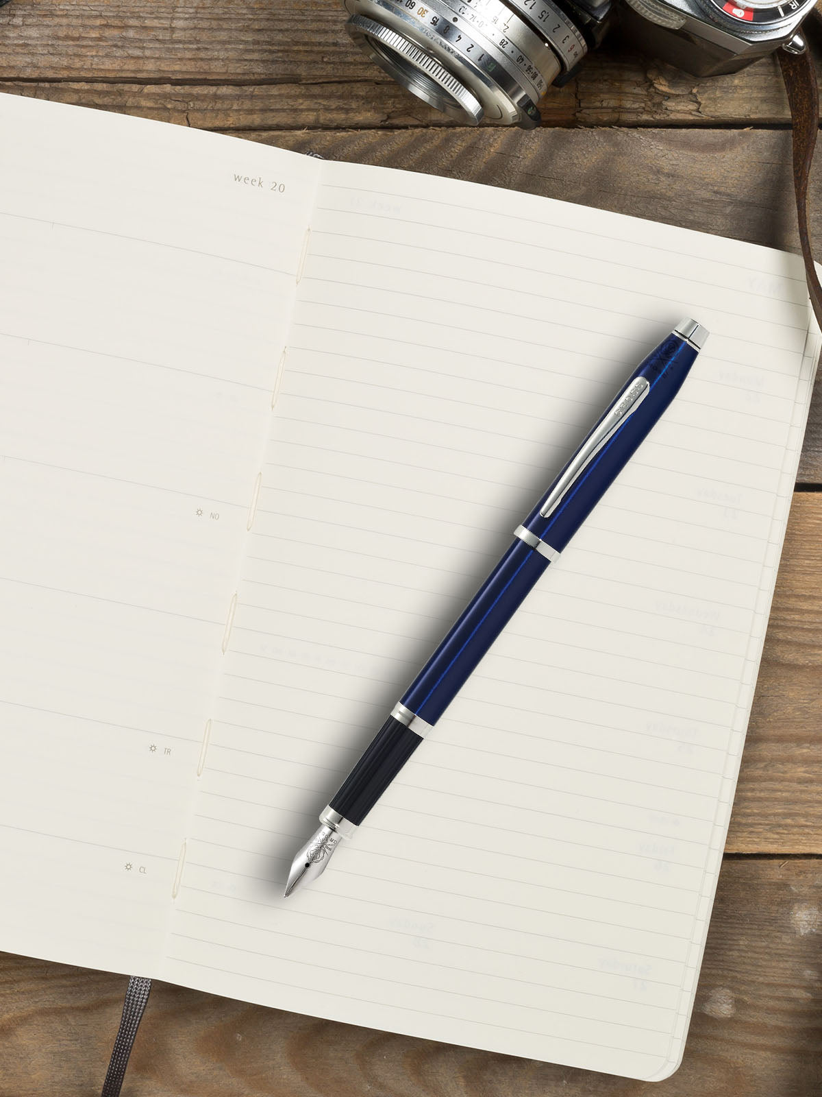 Pluma Estilográfica Cross Century® II de Laca Azul y detalles cromados · Punto Fino (F)