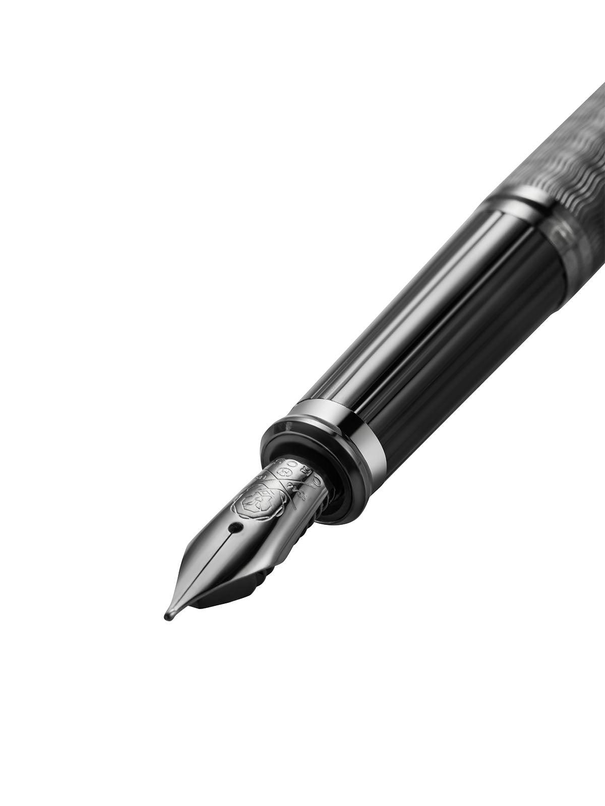 Pluma Estilográfica Cross Century® II Midnight · Laca Negra y PVD negro · Punto Fino (F)